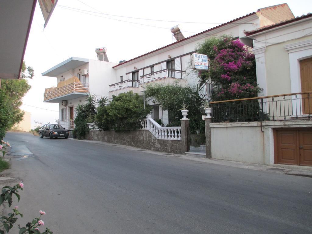 Nick House Hotel Plomari Exterior photo