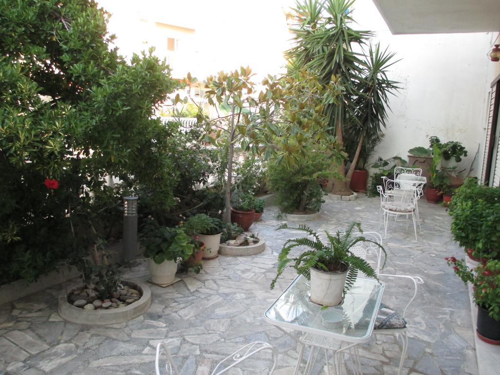 Nick House Hotel Plomari Room photo