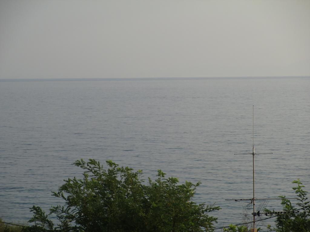 Nick House Hotel Plomari Room photo