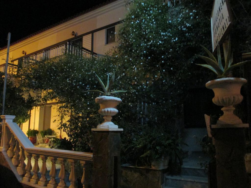 Nick House Hotel Plomari Exterior photo