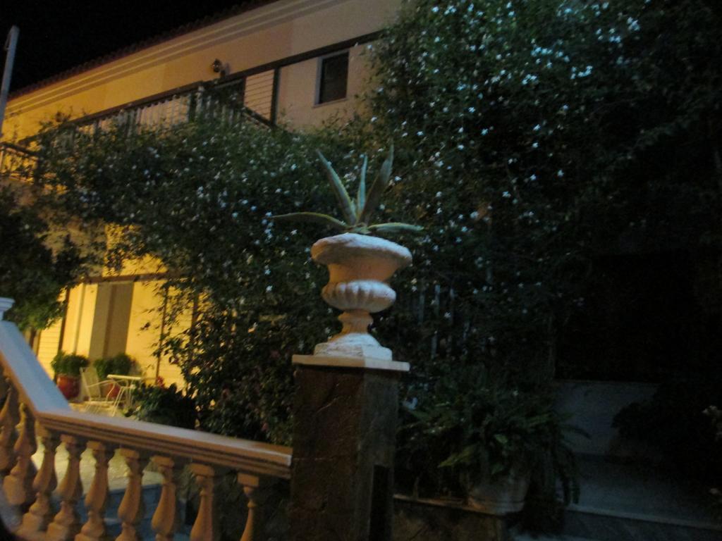 Nick House Hotel Plomari Exterior photo